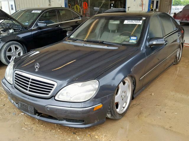 WDBNG75J42A262000 - 2002 MERCEDES-BENZ S 500 GRAY photo 2