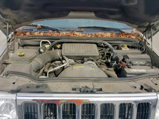 1J8HG58N76C252999 - 2006 JEEP COMMANDER SILVER photo 7