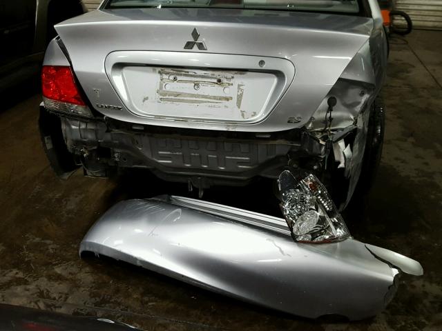 JA3AJ26E65U016668 - 2005 MITSUBISHI LANCER ES SILVER photo 9