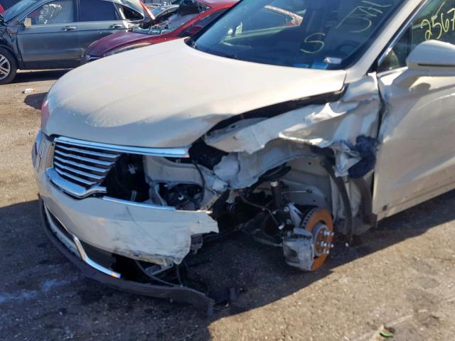 2LMTJ6LR9GBL51361 - 2016 LINCOLN MKX RESERV CREAM photo 9