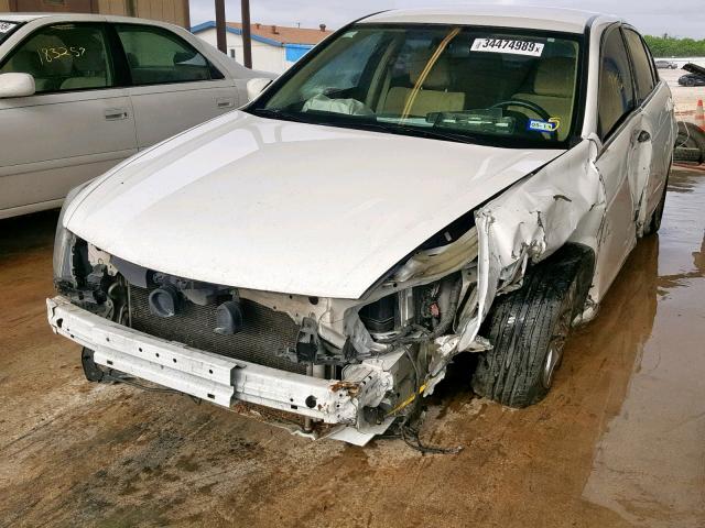 1HGCP2F46BA002347 - 2011 HONDA ACCORD LXP WHITE photo 2