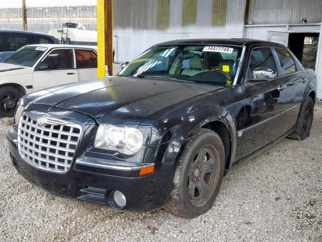 2C3AA63H25H523582 - 2005 CHRYSLER 300C BLACK photo 2