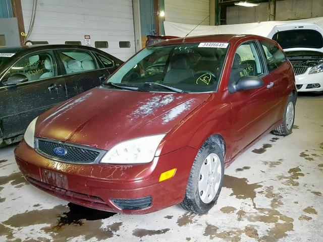 1FAFP31N06W219876 - 2006 FORD FOCUS ZX3 RED photo 2