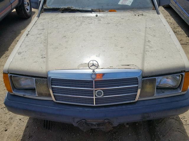 WDBDB22A9EA108985 - 1984 MERCEDES-BENZ 190 D 2.2 BEIGE photo 7