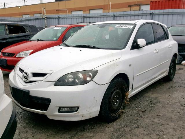 JM1BK343771681979 - 2007 MAZDA 3 HATCHBAC WHITE photo 2