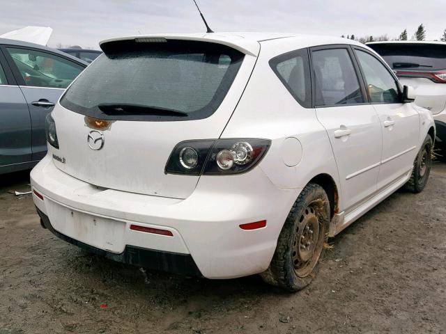 JM1BK343771681979 - 2007 MAZDA 3 HATCHBAC WHITE photo 4