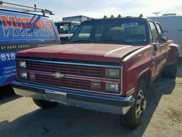 1GCHC33W8ES132575 - 1984 CHEVROLET C30 RED photo 2