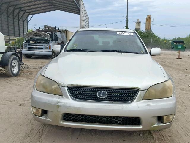 JTHBD192920056768 - 2002 LEXUS IS 300 SILVER photo 9