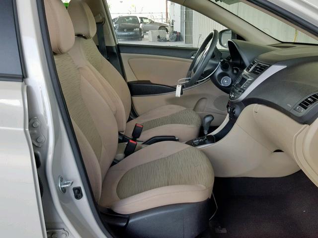 KMHCT4AE1GU060759 - 2016 HYUNDAI ACCENT SE BEIGE photo 5