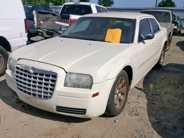 2C3KA43R77H715066 - 2007 CHRYSLER 300 WHITE photo 1