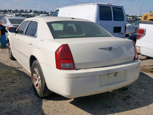 2C3KA43R77H715066 - 2007 CHRYSLER 300 WHITE photo 3