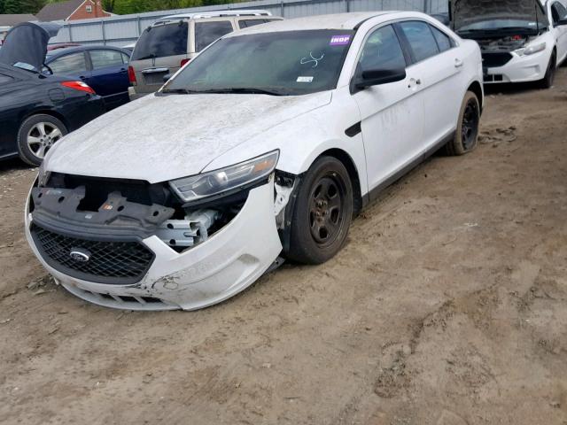 1FAHP2MKXGG125276 - 2016 FORD TAURUS POL WHITE photo 2