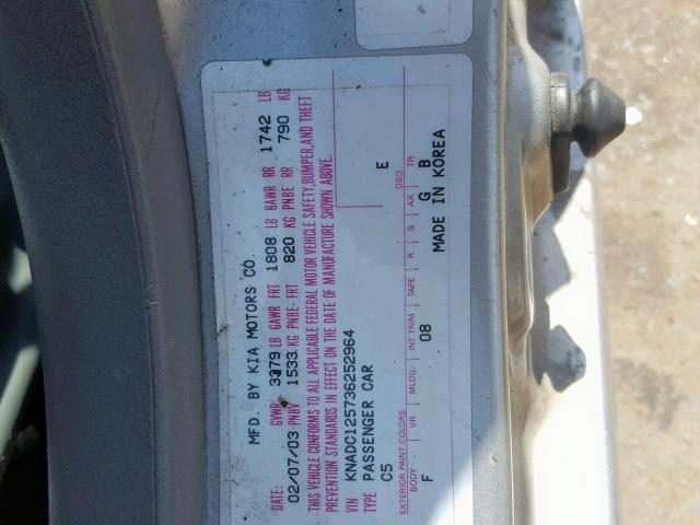 KNADC125736252964 - 2003 KIA RIO GRAY photo 10