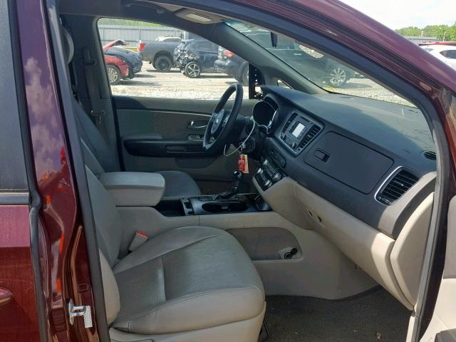 KNDMB5C16G6107378 - 2016 KIA SEDONA LX MAROON photo 5