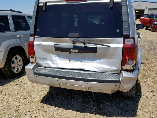 1J8HG48K38C205844 - 2008 JEEP COMMANDER SILVER photo 9