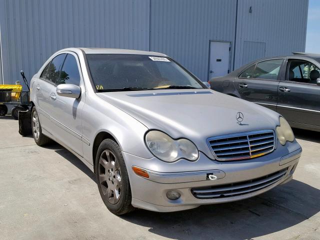 WDBRF61J45F603956 - 2005 MERCEDES-BENZ C 240 SILVER photo 1