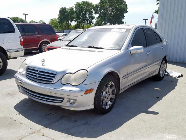 WDBRF61J45F603956 - 2005 MERCEDES-BENZ C 240 SILVER photo 2