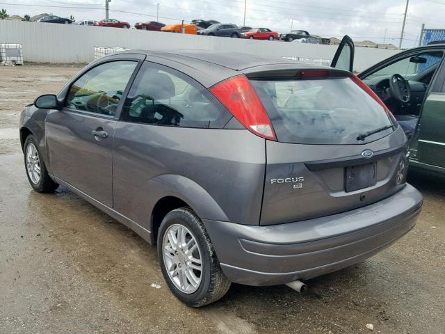 1FAHP31N16W208975 - 2006 FORD FOCUS ZX3 GRAY photo 3