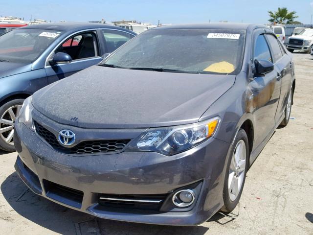 4T1BD1FK3EU136596 - 2014 TOYOTA CAMRY HYBR GRAY photo 2