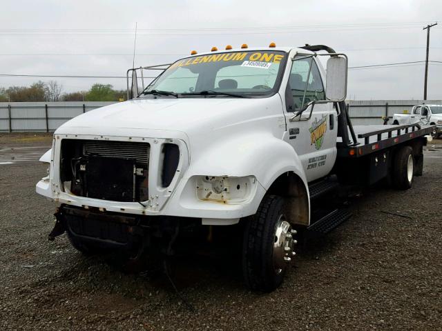 3FRNF65F65V202489 - 2005 FORD F650 SUPER WHITE photo 2