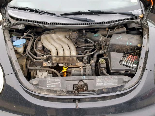 3VWBB61C4WM008085 - 1998 VOLKSWAGEN NEW BEETLE შავი ფოტო 7