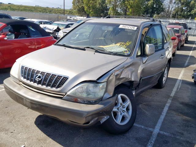 JTJHF10UX20237590 - 2002 LEXUS RX 300 GOLD photo 2