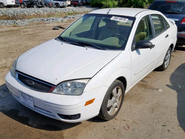 1FAFP34N17W290680 - 2007 FORD FOCUS ZX4 WHITE photo 2