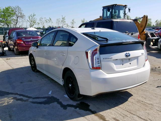 JTDKN3DU3E0369869 - 2014 TOYOTA PRIUS WHITE photo 3