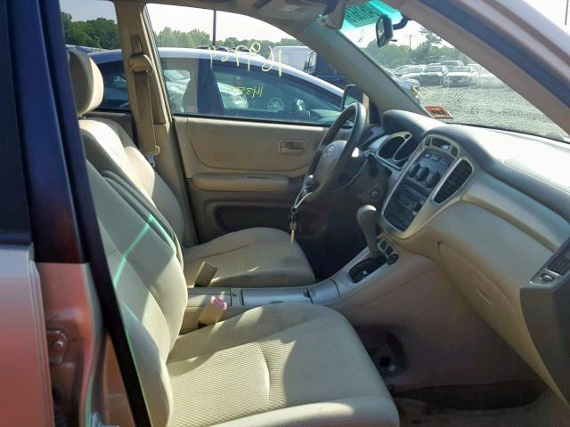 JTEEP21A150071103 - 2005 TOYOTA HIGHLANDER GOLD photo 5