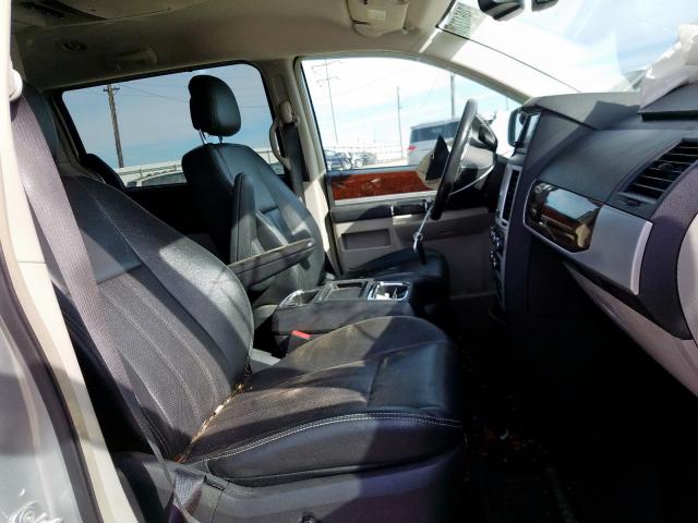 2A4RR8D10AR456726 - 2010 CHRYSLER TOWN & COUNTRY TOURING PLUS  photo 5