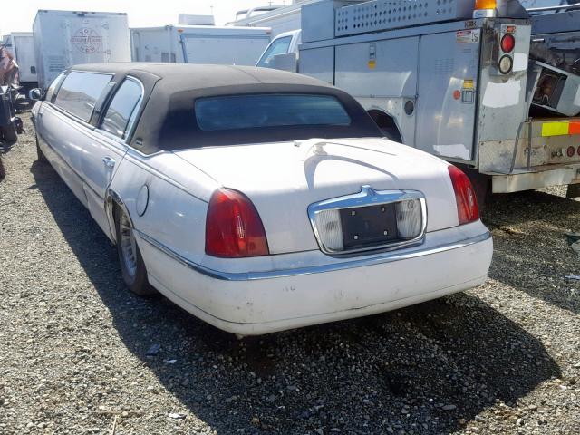 1L1FM81W1WY608634 - 1998 LINCOLN TOWN CAR L WHITE photo 3