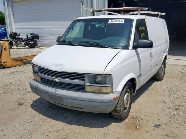 1GCDM19W9VB199824 - 1997 CHEVROLET ASTRO WHITE photo 2