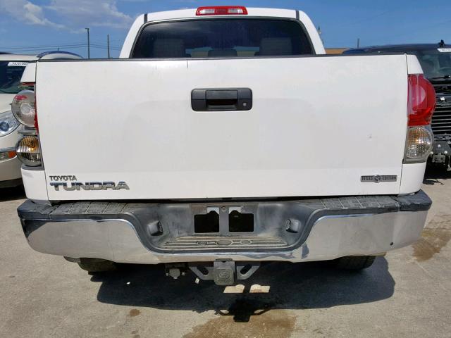 5TFEV54168X038245 - 2008 TOYOTA TUNDRA CRE WHITE photo 9