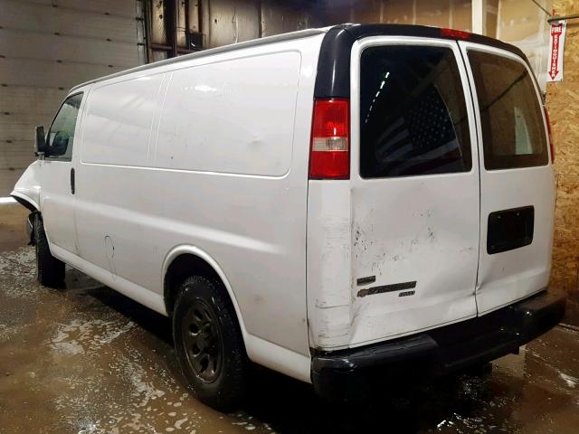 1GCUHAD46A1183784 - 2010 CHEVROLET EXPRESS G1 WHITE photo 3