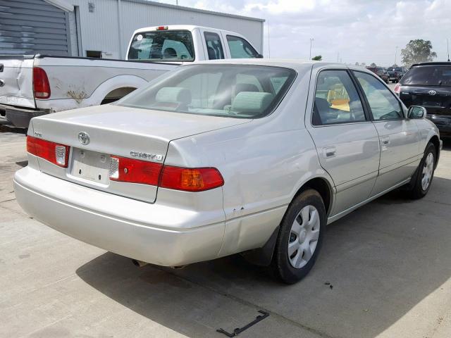 JT2BG22K8Y0473583 - 2000 TOYOTA CAMRY CE SILVER photo 4