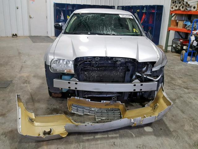 2C3KA43R27H609141 - 2007 CHRYSLER 300 SILVER photo 10