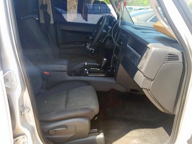 1J4RH4GK3AC157577 - 2010 JEEP COMMANDER SILVER photo 5