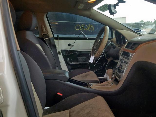 1G1ZC5E07CF361031 - 2012 CHEVROLET MALIBU 1LT WHITE photo 5