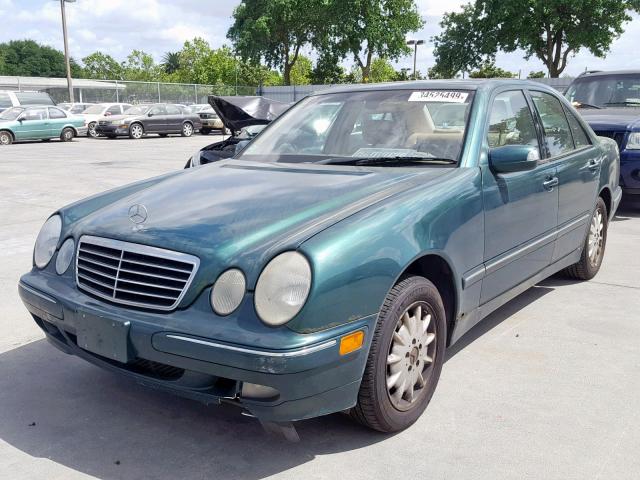 WDBJF82J41X059731 - 2001 MERCEDES-BENZ E 320 4MAT GREEN photo 2