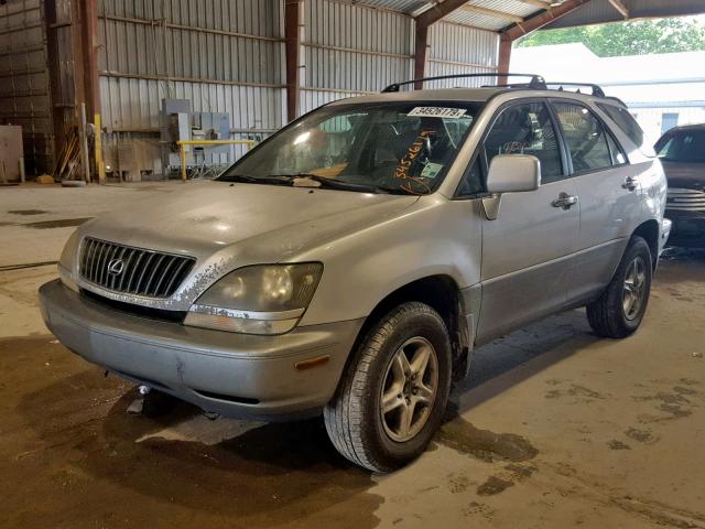 JT6GF10U0X0011930 - 1999 LEXUS RX 300 SILVER photo 2