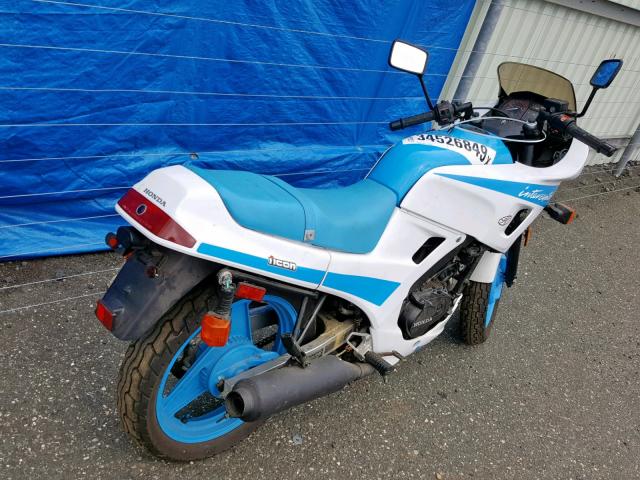 JH2MC1500JM000217 - 1988 HONDA VTR250 WHITE photo 4