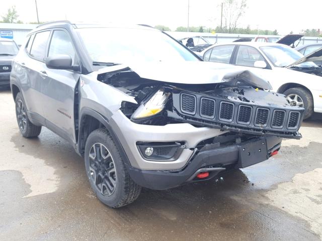 3C4NJDDB2KT722467 - 2019 JEEP COMPASS TR GRAY photo 1