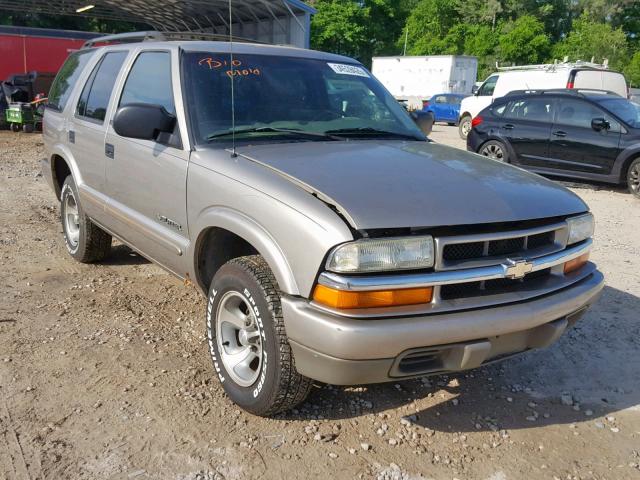 1GNCS13W92K189971 - 2002 CHEVROLET BLAZER GOLD photo 1