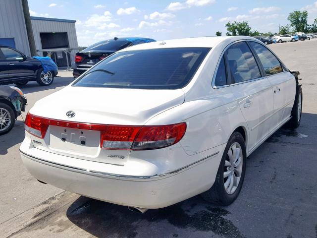 KMHFC46F38A304865 - 2008 HYUNDAI AZERA SE WHITE photo 4