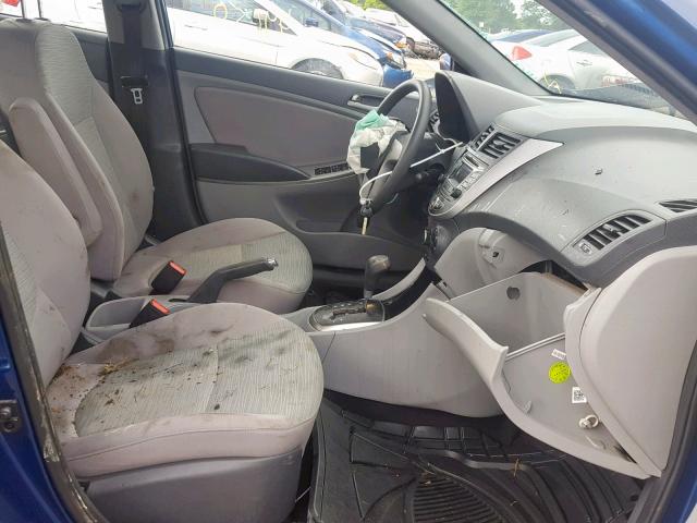 KMHCT4AE2GU044697 - 2016 HYUNDAI ACCENT SE BLUE photo 5