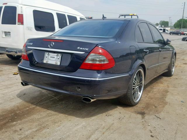 WDBUF90X27B137570 - 2007 MERCEDES-BENZ E 550 4MAT BLUE photo 4