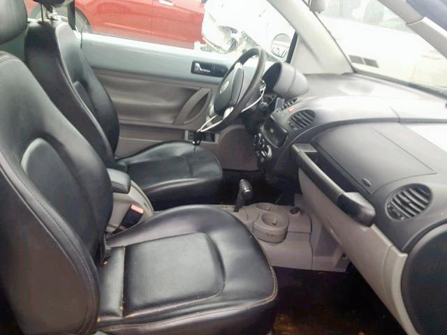 3VWCM31YX5M315980 - 2005 VOLKSWAGEN NEW BEETLE ლურჯი ფოტო 5