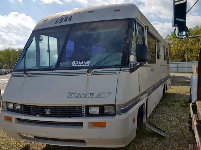 1GBKP37W5K3310439 - 1988 WINNEBAGO RV WHITE photo 2