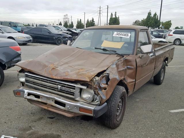 JT4RN44S0D1121851 - 1983 TOYOTA PICKUP 1/2 BROWN photo 2