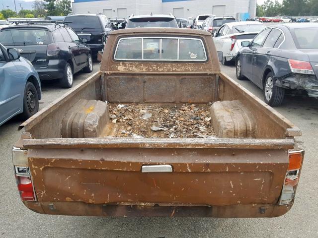 JT4RN44S0D1121851 - 1983 TOYOTA PICKUP 1/2 BROWN photo 6